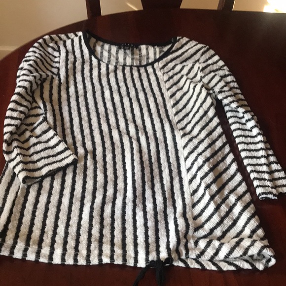 xsmall sweater - Picture 3 of 3